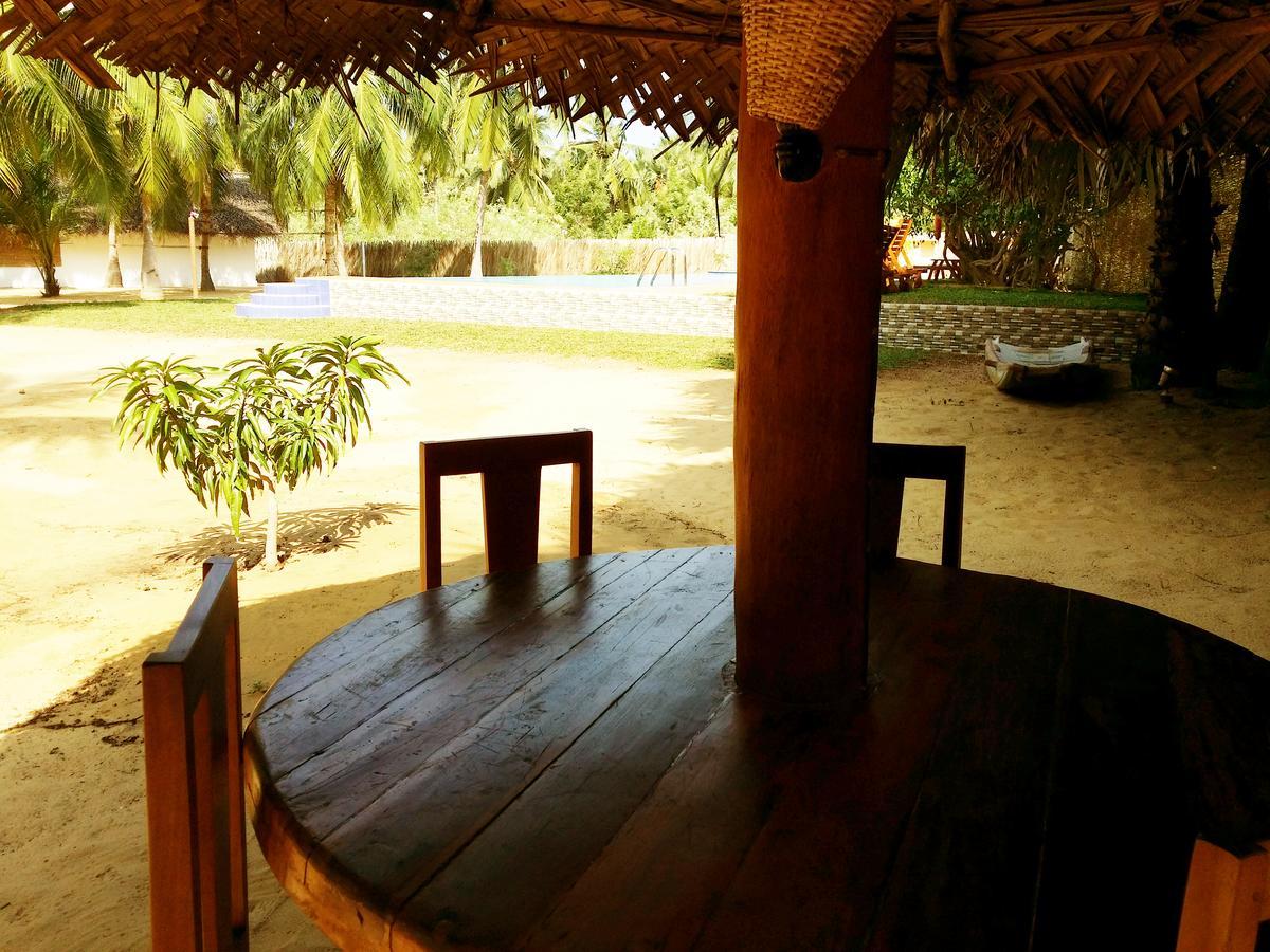 Roshanne Beach Resort Kalpitiya Eksteriør billede