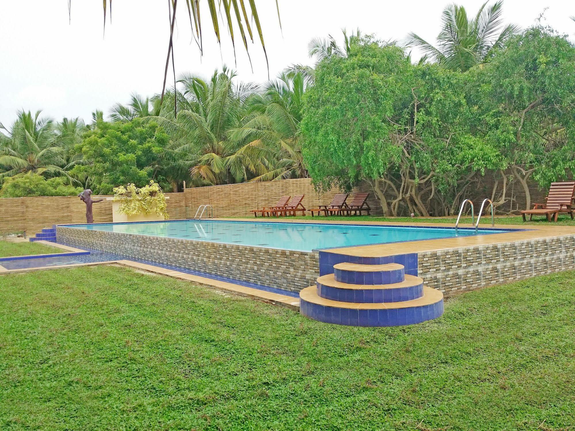 Roshanne Beach Resort Kalpitiya Eksteriør billede